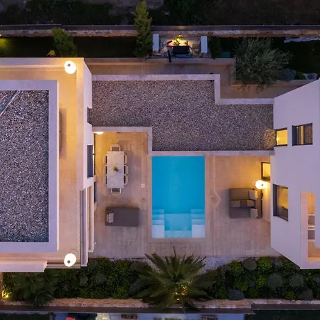 Vakantiehuis Four Seasons By Interhome Vrsi