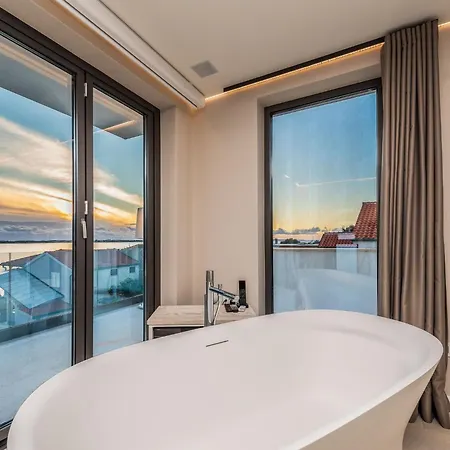 Four Seasons By Interhome * Vrsi