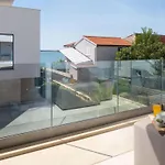 Four Seasons By Interhome Vrsi
