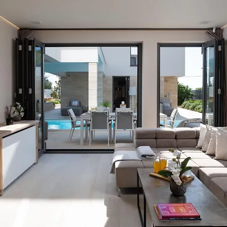 Four Seasons By Interhome * Vrsi