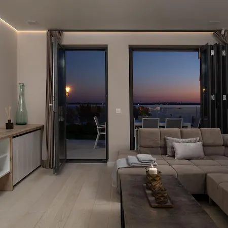 Four Seasons By Interhome * Vrsi