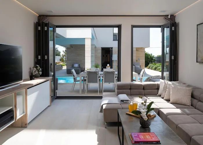 Four Seasons By Interhome * Vrsi
