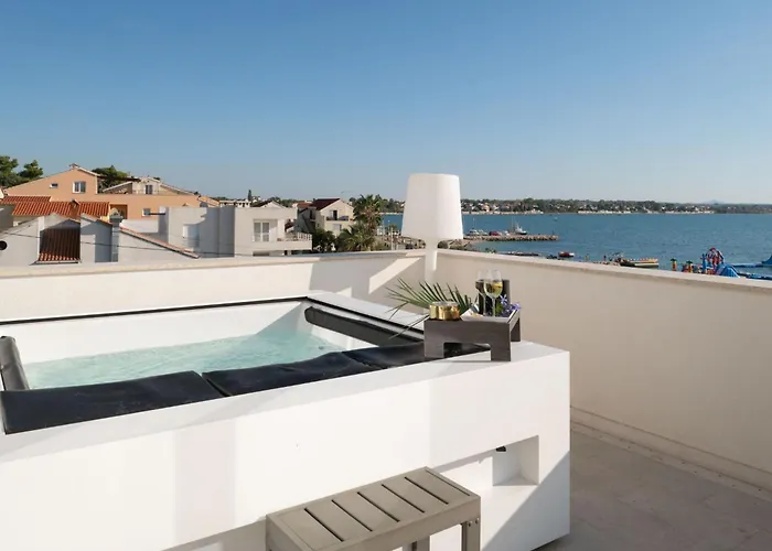 Four Seasons By Interhome * Vrsi