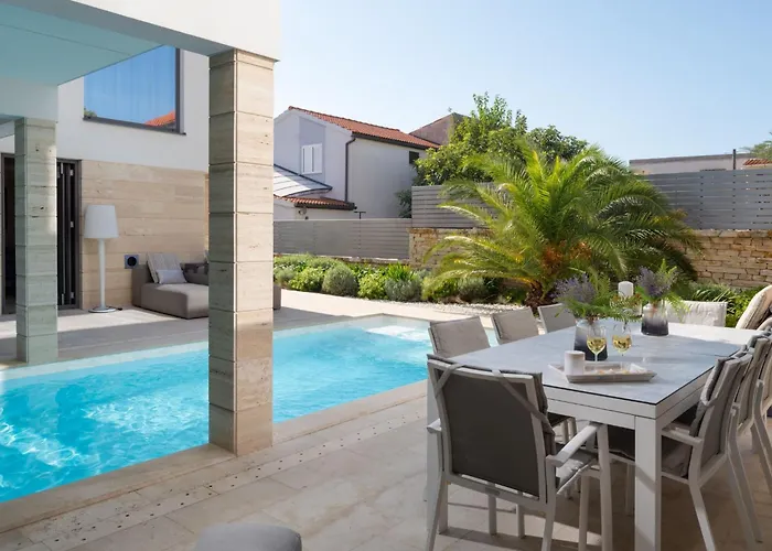 Four Seasons By Interhome Vikendica Vrsi