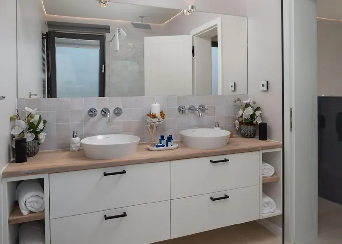 Four Seasons By Interhome Hébergement de vacances Vrsi